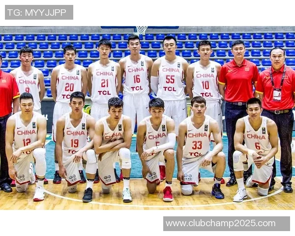 中国男篮迎战墨西哥队全力争胜展现团队实力与拼搏精神