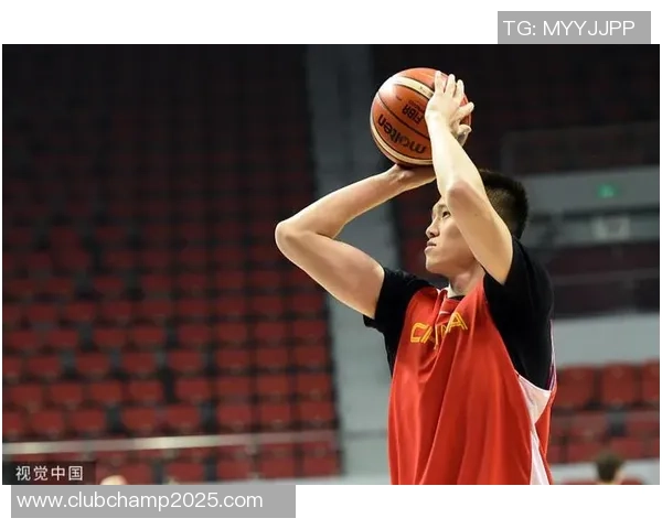 周鹏：从篮球场上的传奇到生活中的榜样，激励无数年轻人追梦之路